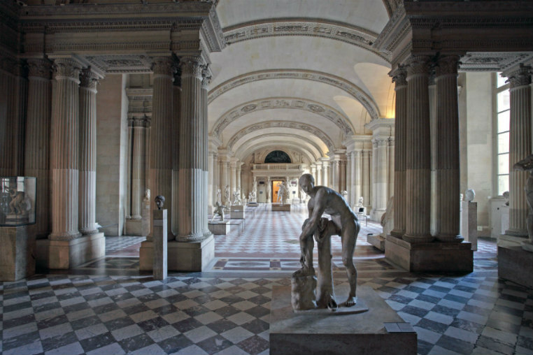 salle_des_caryatides_web_louvre Laurence des Cars